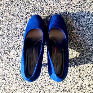 Predictions ✦ Cushioned Wide 2" High Heels Unused Blue Pumps (size 5.5)